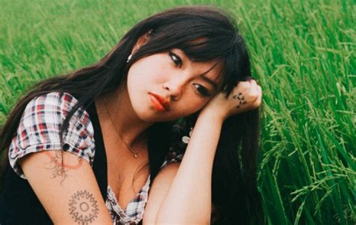 Beabadoobee's Love Life: An Intimate Look into Her Relationships