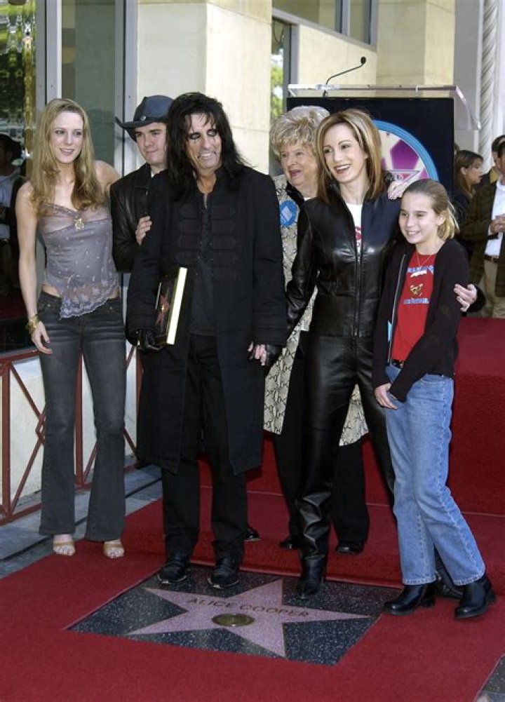 Does Alice Cooper Have a Child? Uncovering the Truth