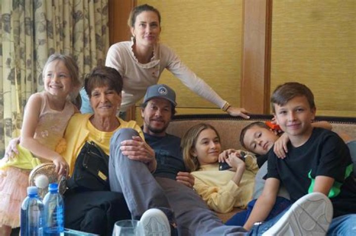 Exploring the Close-Knit Family: Mark Wahlberg Siblings