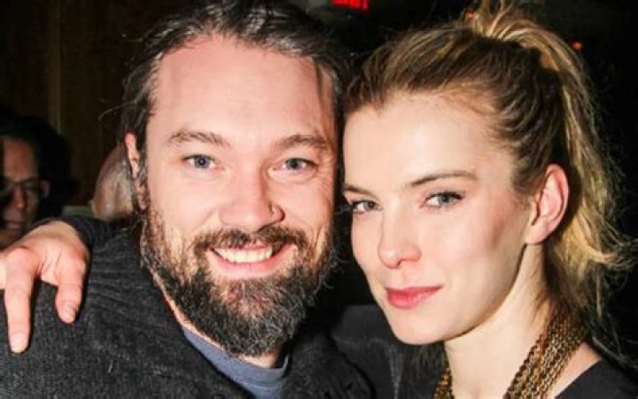 Exploring the Life of Betty Gilpin's Husband: A Deep Dive
