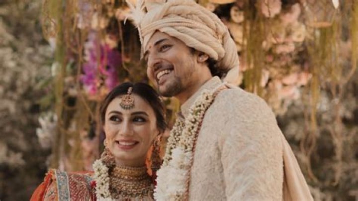 Exploring the Love Life of Darshan Raval: Who is His Girlfriend?