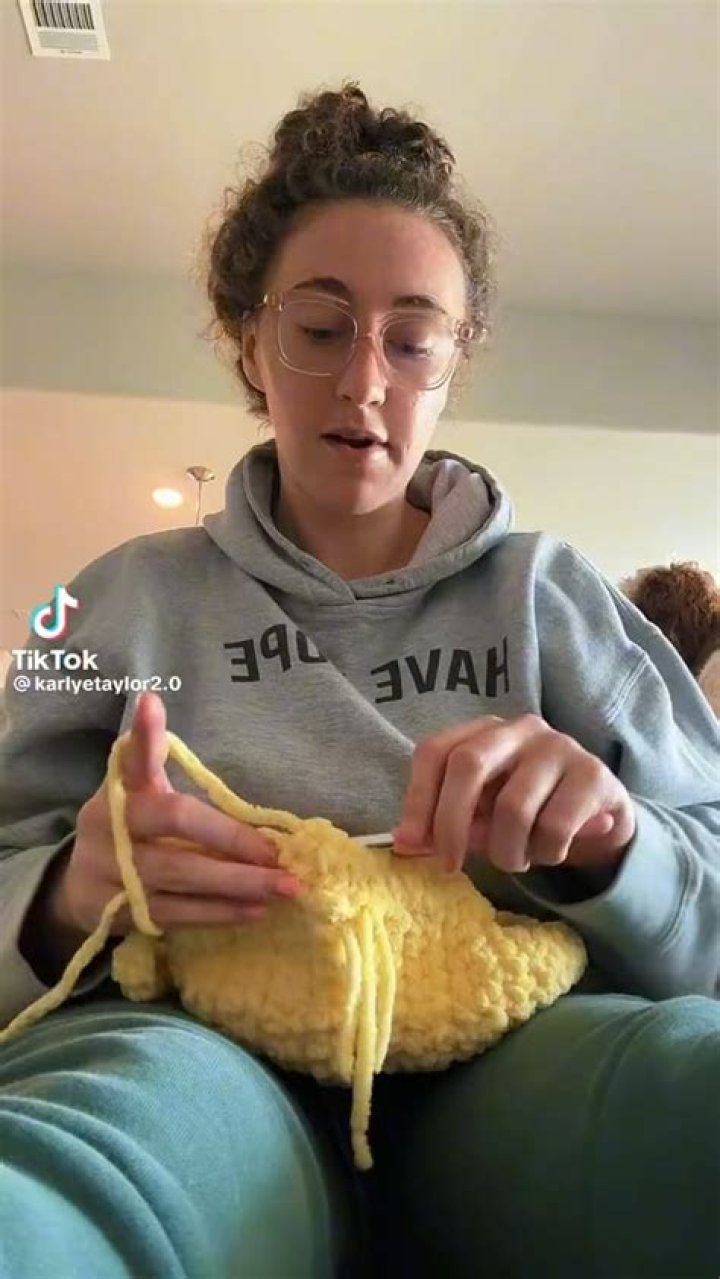 Karlyetaylor2.0 Nude: Exploring the Allure and Controversy