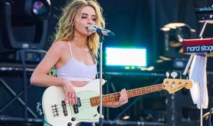 Sabrina Carpenter: Unveiling Her Weight and Height