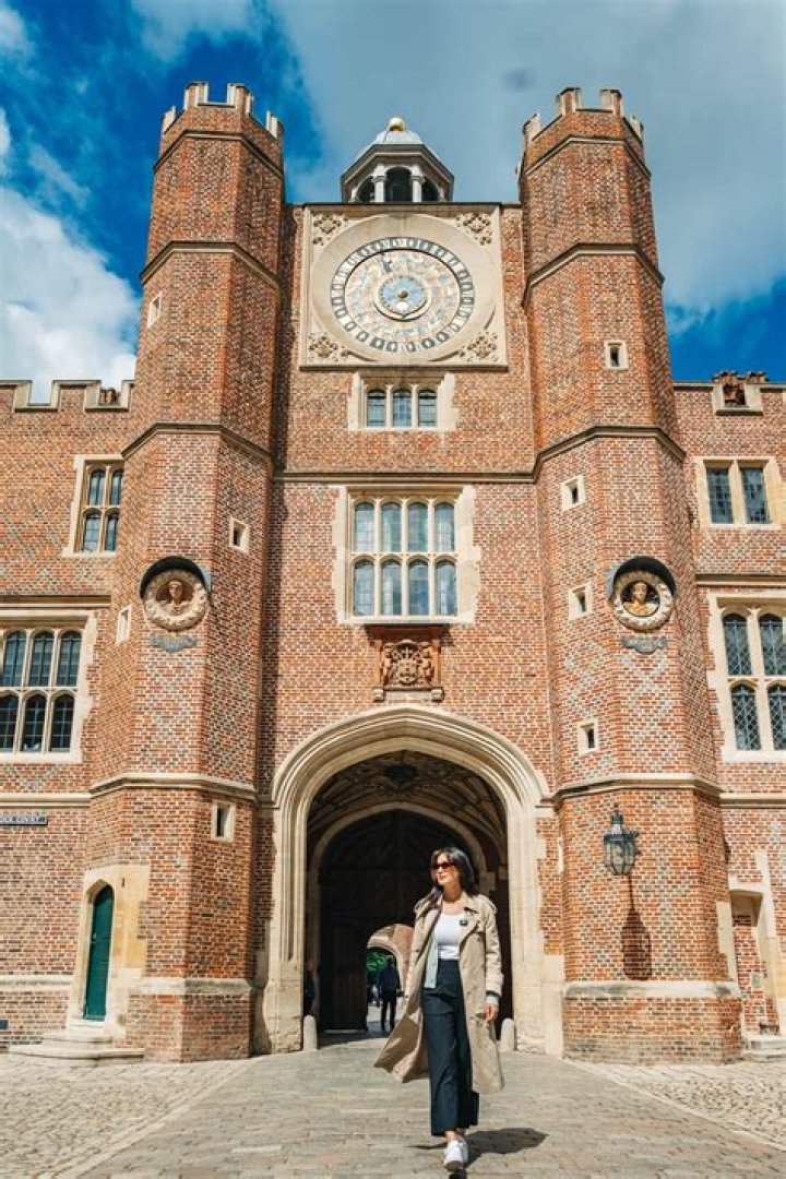 The Complete Guide to Mackenzie Davis's Relationships