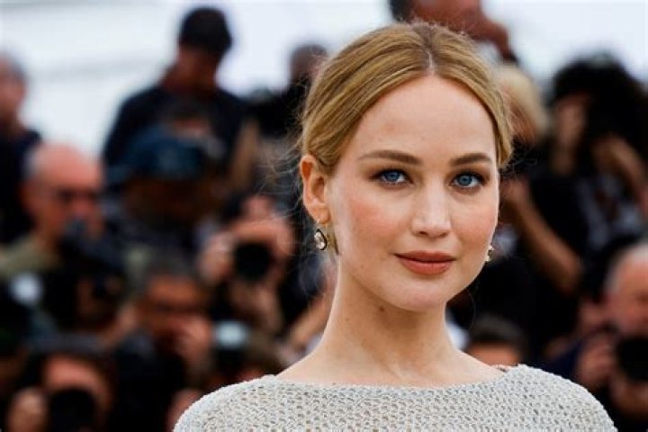 The Definitive Guide to Jennifer Lawrence's Feet