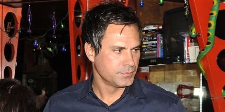 TJ Earle: The Rising Star of Contemporary Art