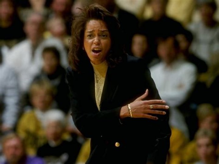 Unraveling the Mystery of Carolyn Peck's Age