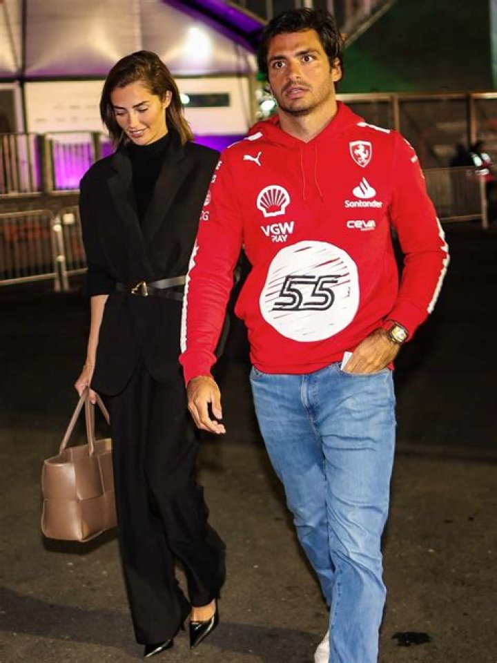 Unveiling the Life of Sainz's Wife: A Journey of Love and Support