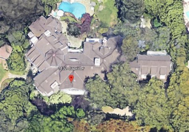 Where Does Adam Sandler Currently Reside: The Ultimate Guide